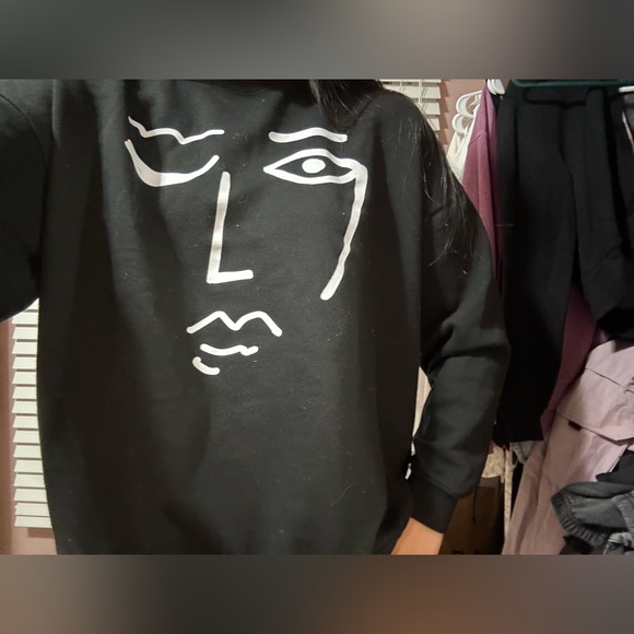 forever 21 graphic sweatshirt - Picture 3 of 3